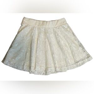 Pretty LACE SKIRT by Charlotte Russe size Small